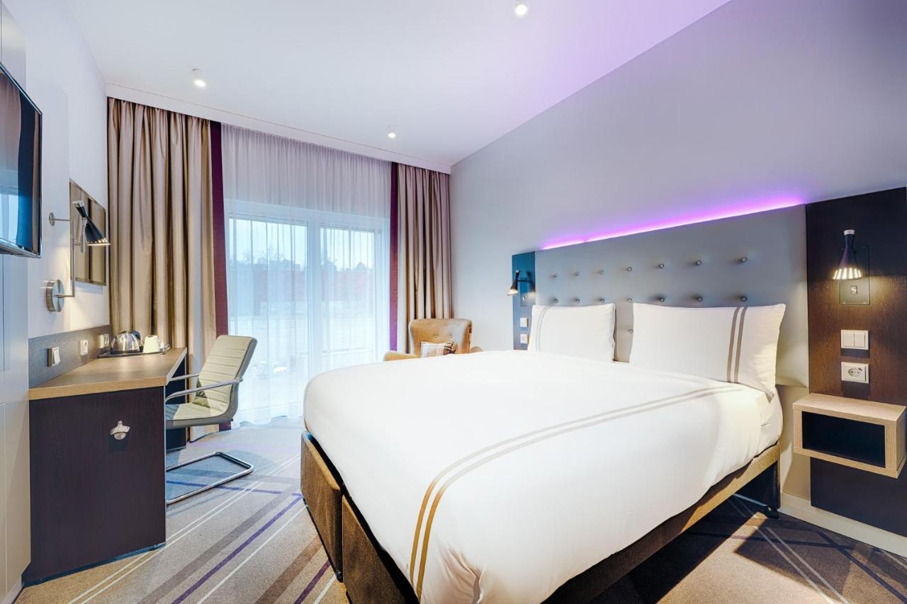 Premier Inn Regensburg City Centre Exteriör bild