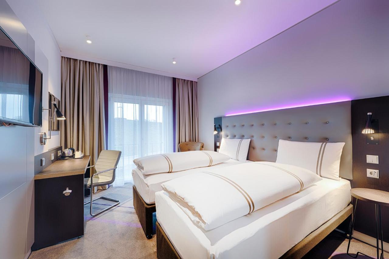 Premier Inn Regensburg City Centre Exteriör bild
