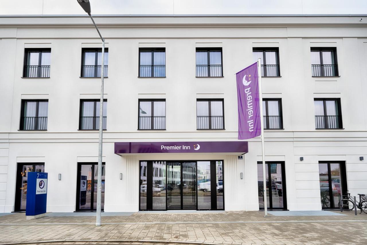 Premier Inn Regensburg City Centre Exteriör bild